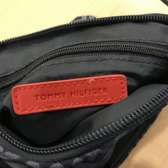 Tommy Hilfiger Bag - Picture 3 of 4